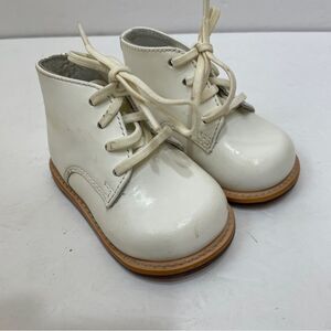NEW WITHOUT TAGS JOSMO FIRST WALKERS IN WHITE‎ LEATHER